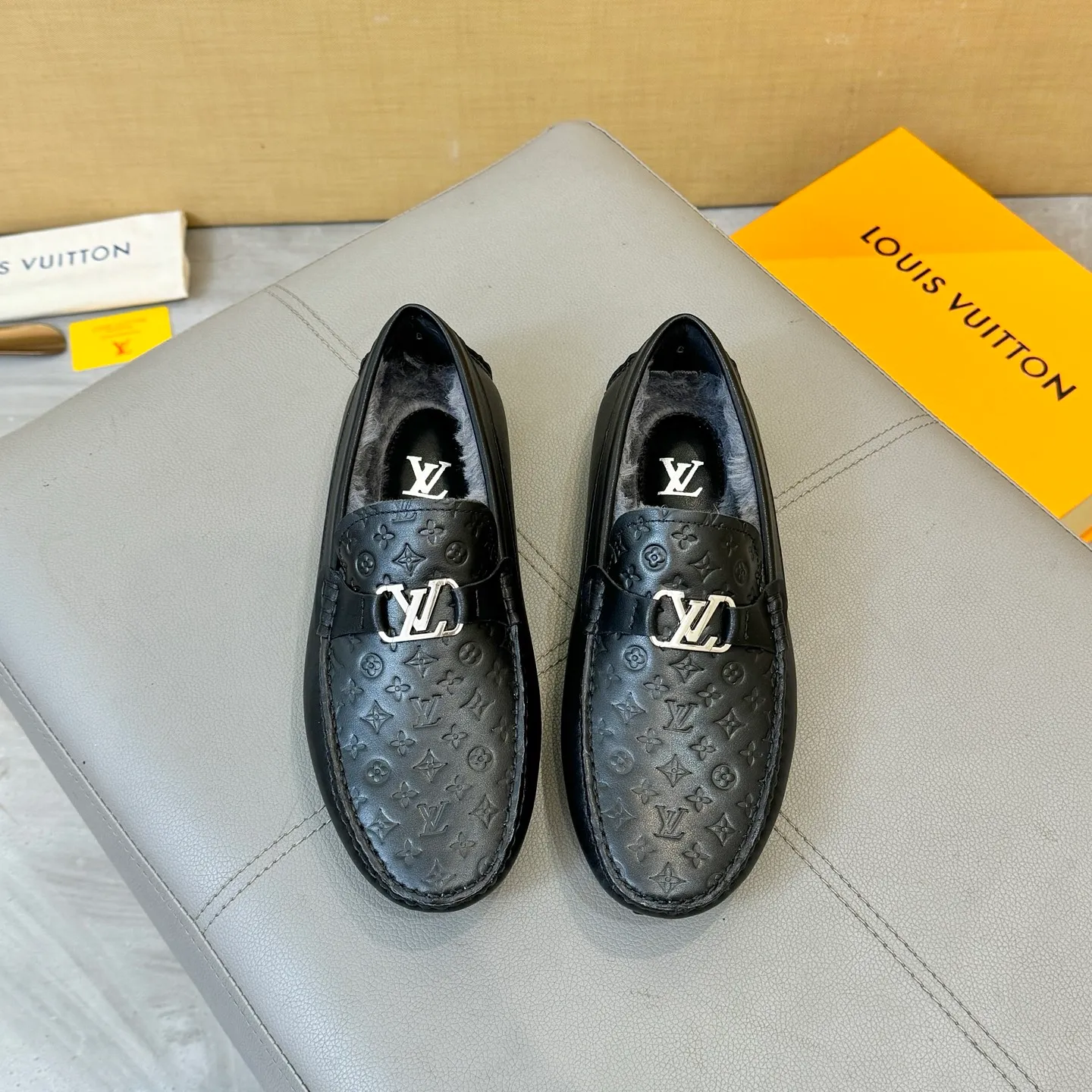 Factory price: 460💰 [LV] Autumn and winter style fur integrated 2025 men's beanie shoes (market top version) first layer cowhide ➕ real wool lining original packaging. Size: 38-45